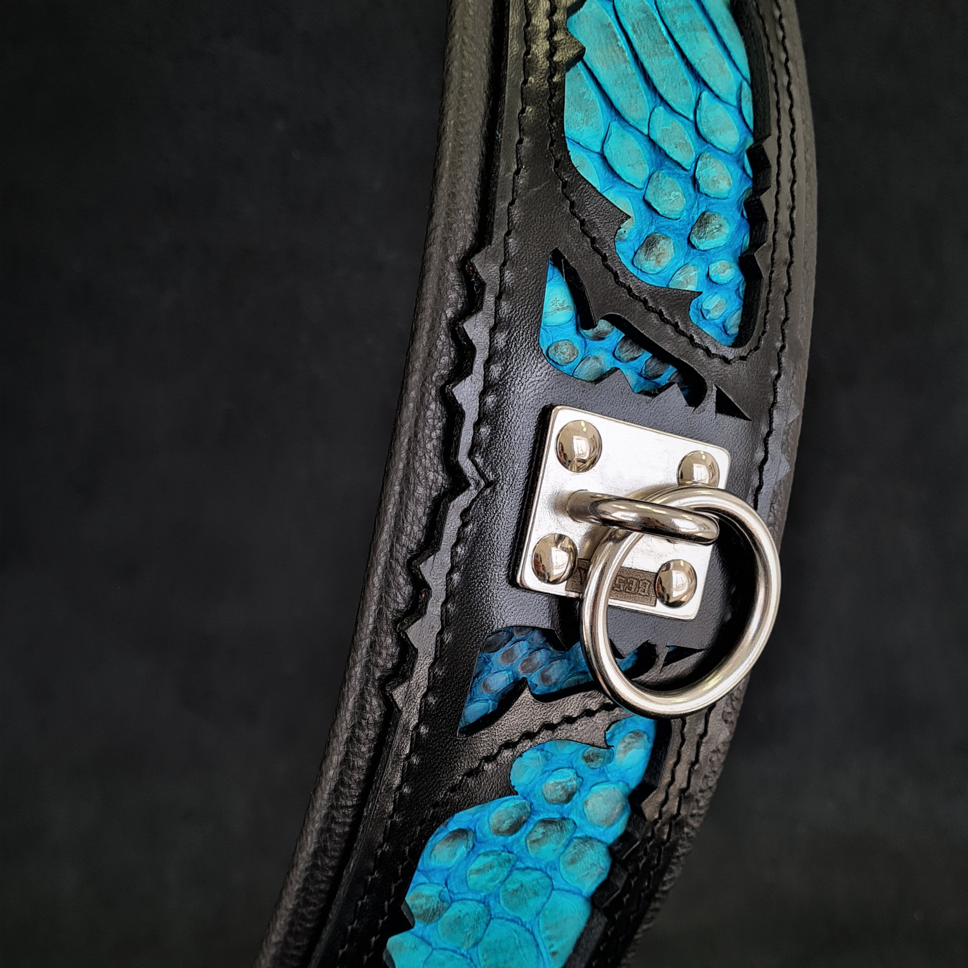 Halsband "Python-blau" groß